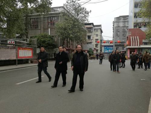 3月份，校长带队到沅陵一中交流