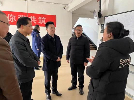 副市长胡臣督导检查校园安全工作